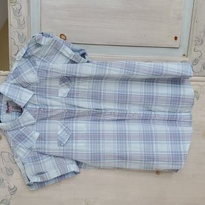 Wrangler women's shirt size Large.